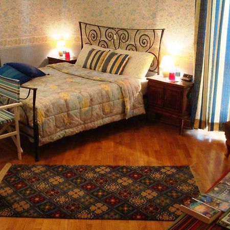 ボルゴ・サン・ダルマッツォ Il Melograno Bed & Breakfast 部屋 写真