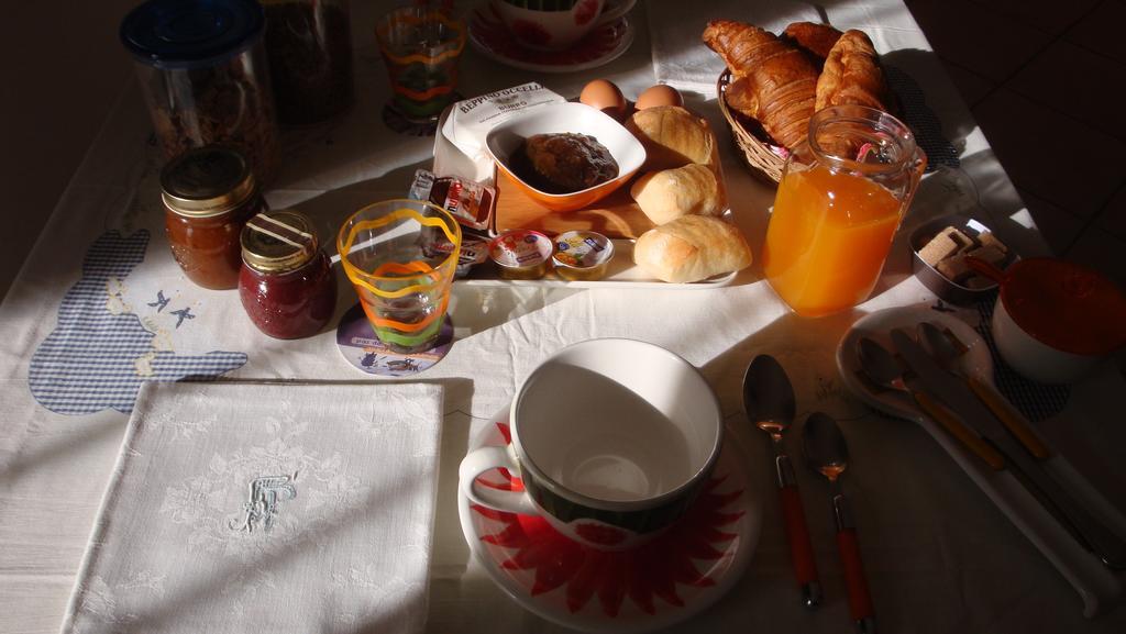 ボルゴ・サン・ダルマッツォ Il Melograno Bed & Breakfast エクステリア 写真